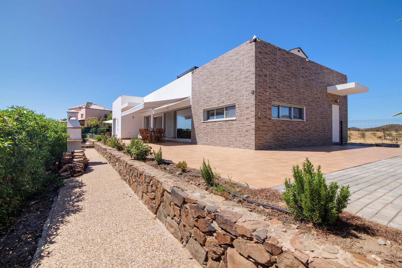 Villa 'Sunrise House' con vistas al mar, Wi-Fi y aire acondicionado in Tavira (Santa Maria), Distrito de Faro
