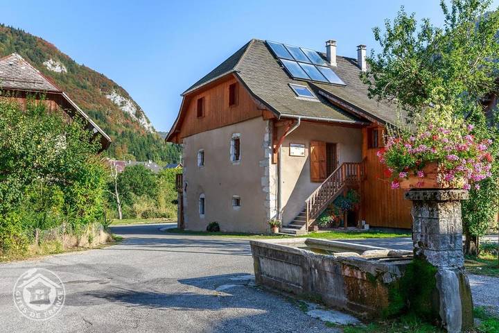 Maison de vacances pour 15 personnes, avec Terrasse dans Bauges