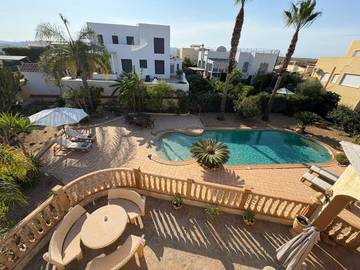 Casa rural para 8 personas, con piscina y terraza, Se admiten mascotas en Turre