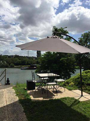 Appartement entier, Ambiance Seine - appartement 46m2 terrasse - Hortensia in Thomery, Seine-et-Marne