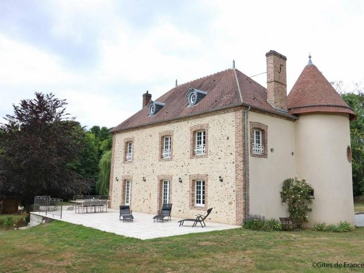 Gîte pour 8 personnes, avec terrasse et jardin dans Bizou