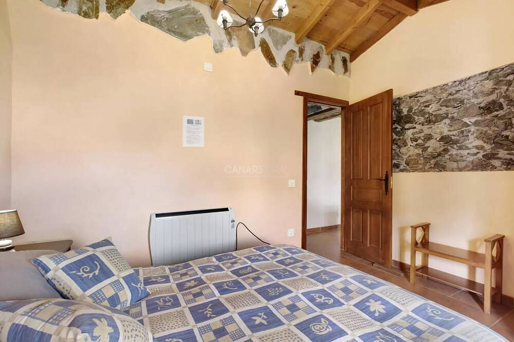 Charme et Confort : Maison en Pierre Naturelle avec Vue Imprenable à in Los Chapines, Vallehermoso