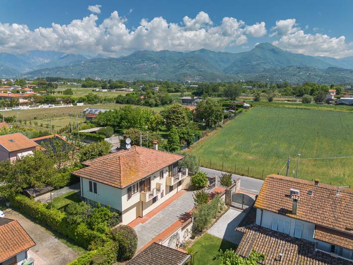 Ferienwohnung für 6 Personen, mit Balkon und Terrasse sowie Garten in Marina di Pietrasanta - 2