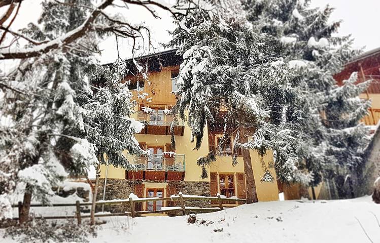 Cottage pour 4 personnes, avec jardin et sauna à Brides-les-Bains