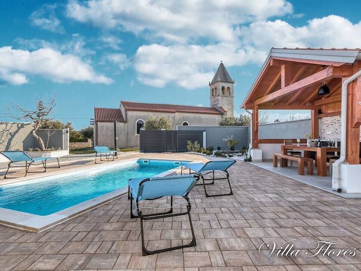 Villa pour 4 personnes, avec terrasse ainsi que jardin et piscine à Kavran - 4