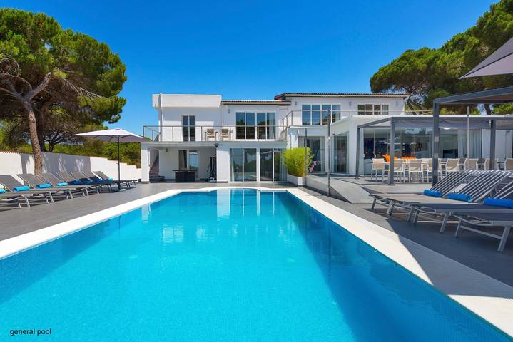 Villa pour 22 personnes, avec sauna et jardin à Marbella