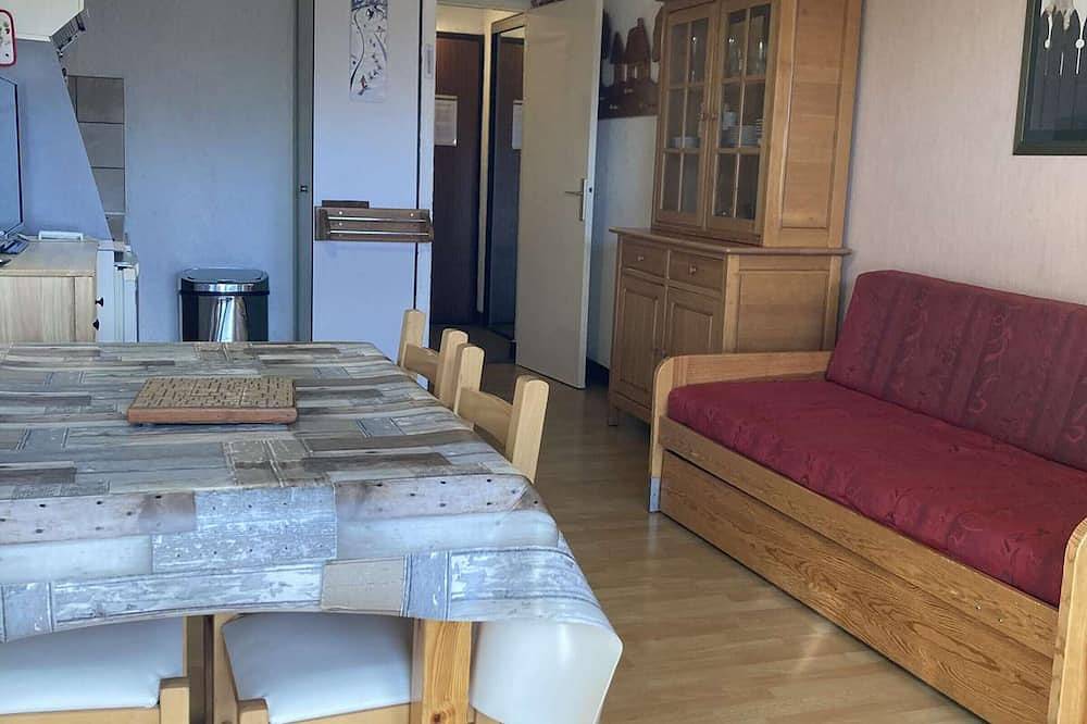 Entire apartment, Central Studio for 4 in L'Alpe d'Huez with Ski-in/Ski-out Access in L'Alpe d'Huez, Écrins National Park