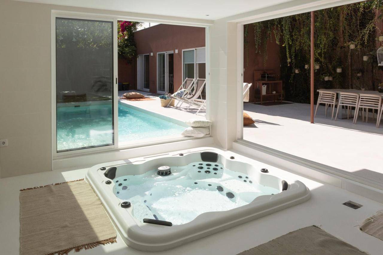 Casa dos Pinheiros 109 - Private Villa with pool & heated Spa in Πόρτο, Porto District