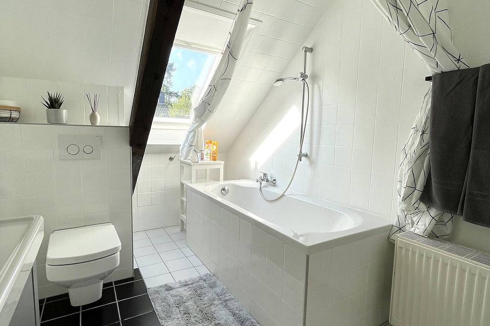 Ganze Wohnung, Gemütliche 2-Zimmer-Wohnung mit Küche und Bad in Ratingen, Nordrhein-Westfalen