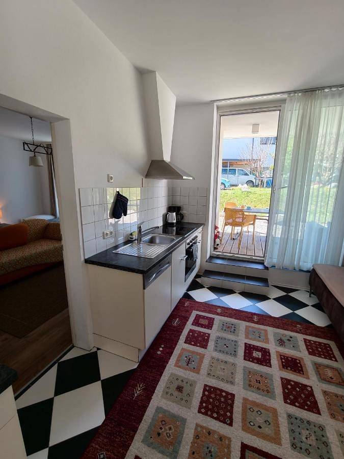 Ferienwohnung für 5 Personen, mit Garten und Ausblick