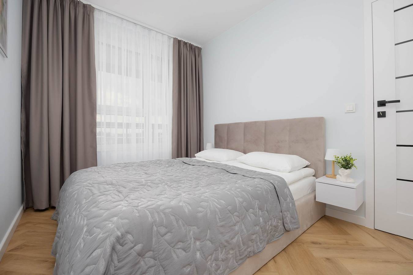 Entire apartment, Al. Jerozolimskie 190 | Warsaw | Beige Apartment | Parking in Warsaw, Masovia