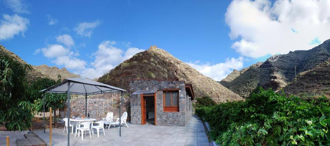 Casa rural con piscina para 5 personas, con vistas además de jardín y piscina en Santa Cruz de Tenerife - 2