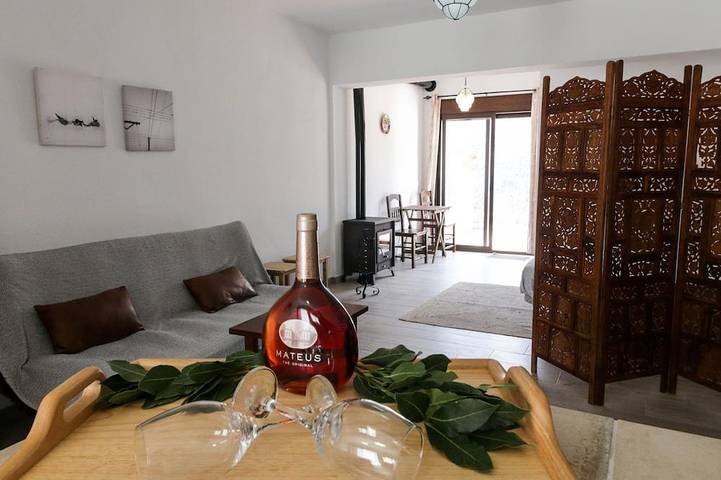 Smaragdpool, private Terrasse, herrliche Aussicht. Haus Recentar. in Jimera de Líbar, Málaga Provinz