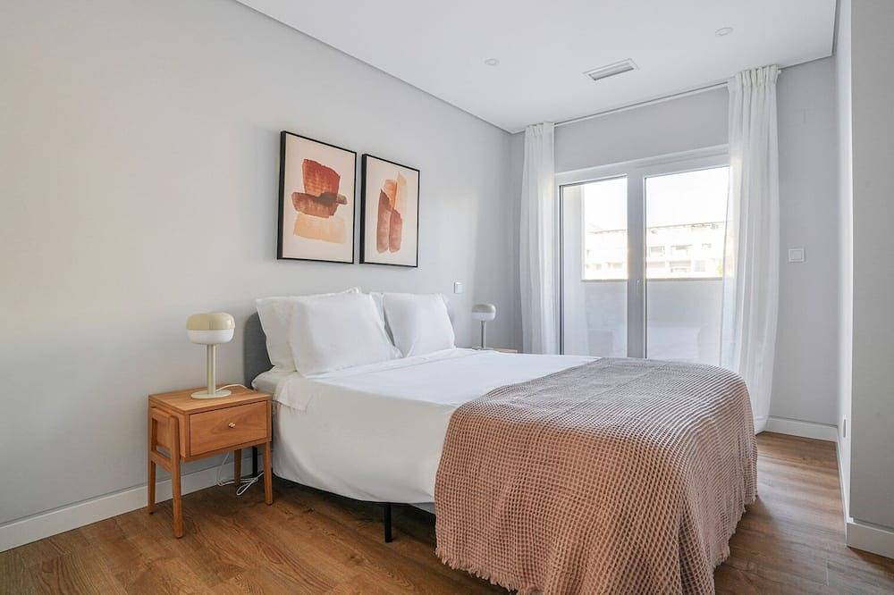 Ganze Wohnung, Blueground | Carcavelos, turnkey home + kitchen in Parede, Carcavelos e Parede