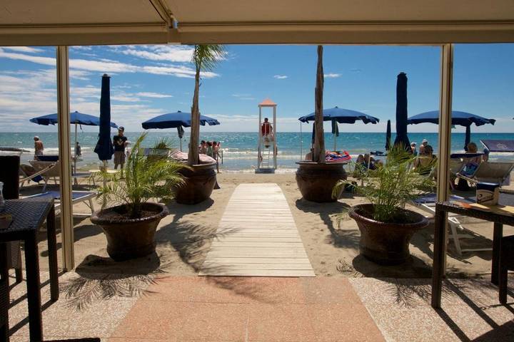 Hotel für 2 Personen, mit Sauna und Whirlpool sowie Pool und Garten in Alassio