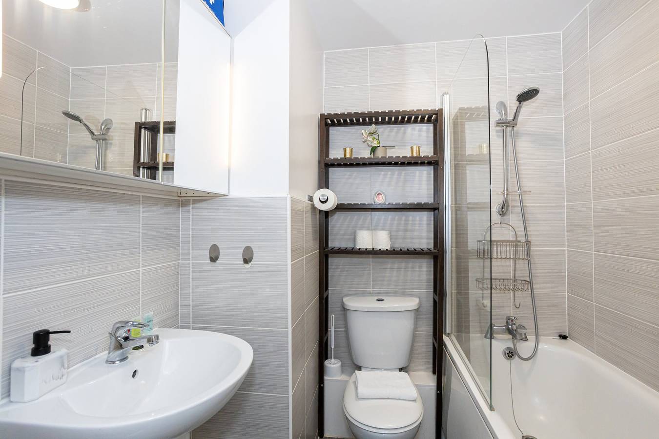Hel leilighet, Guestready - Modern stay in Bispham House in Liverpool, Merseyside