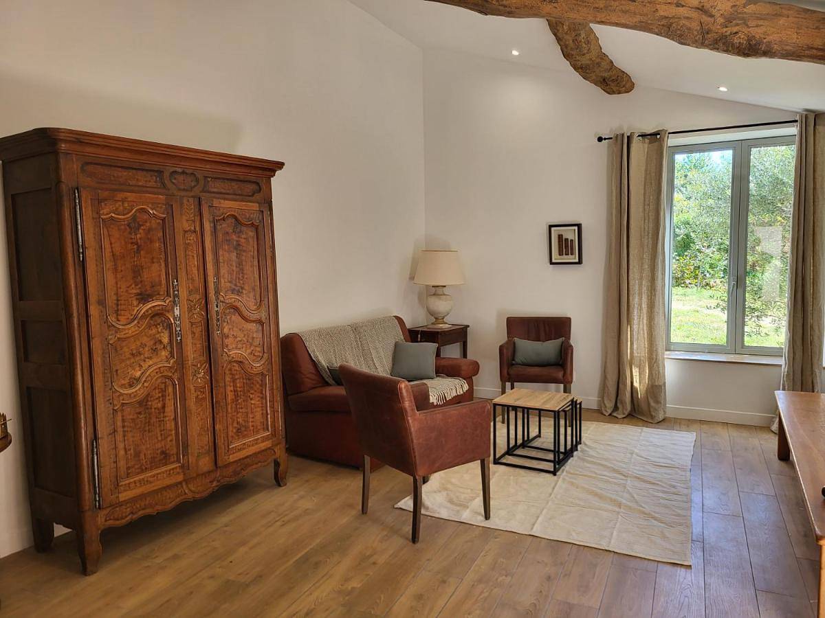 Appartement entier, Two-Bedroom Apartment in Albigny-sur-Saône, Lyon et ses environs