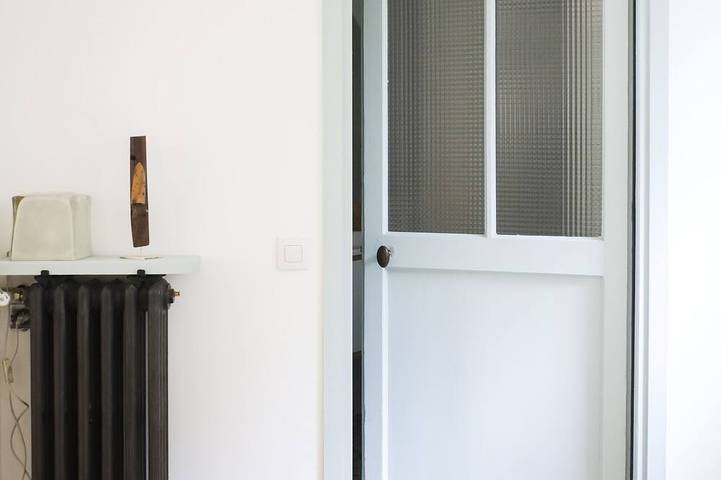 Apartamento de 3 habitaciones en la planta baja con vistas a una pequeña terraza. in Montreuil, Sena-Saint Denis