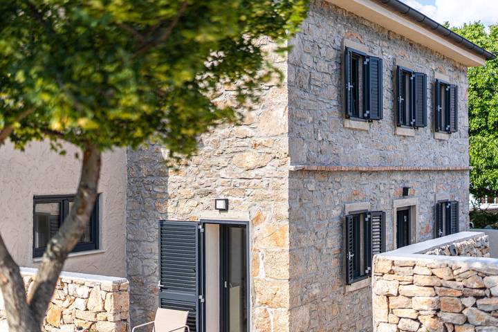 Villa für 5 Personen, mit Balkon/Terrasse und Sauna sowie Terrasse auf Cres - 3