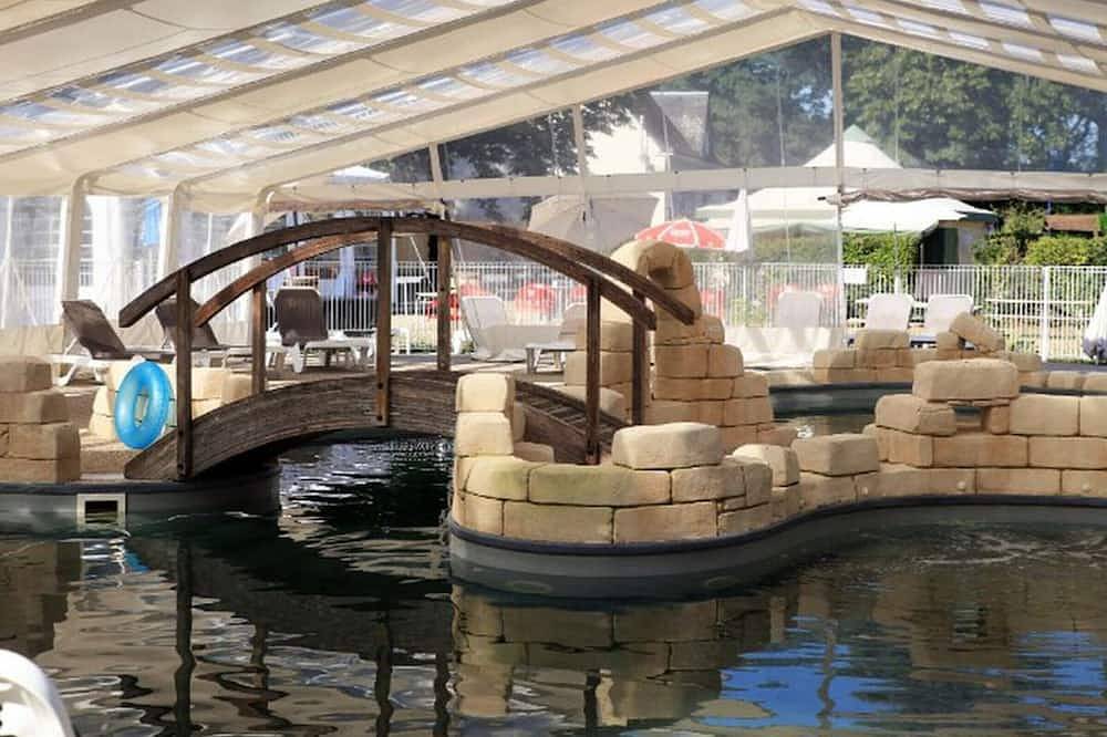 Casa móvil cómoda con terraza in Luynes, Región de Tours