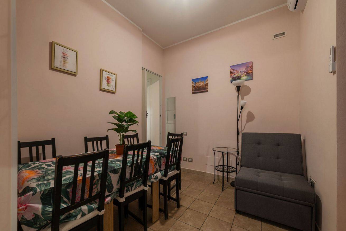 Apartamento entero, Guesthost - San Giovanni Comfy Flat in Roma, Provincia de Roma