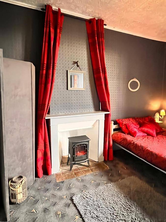 Appartement de vacances entier, Chambre Anthracite in Chénérailles, Région d'Aubussargues