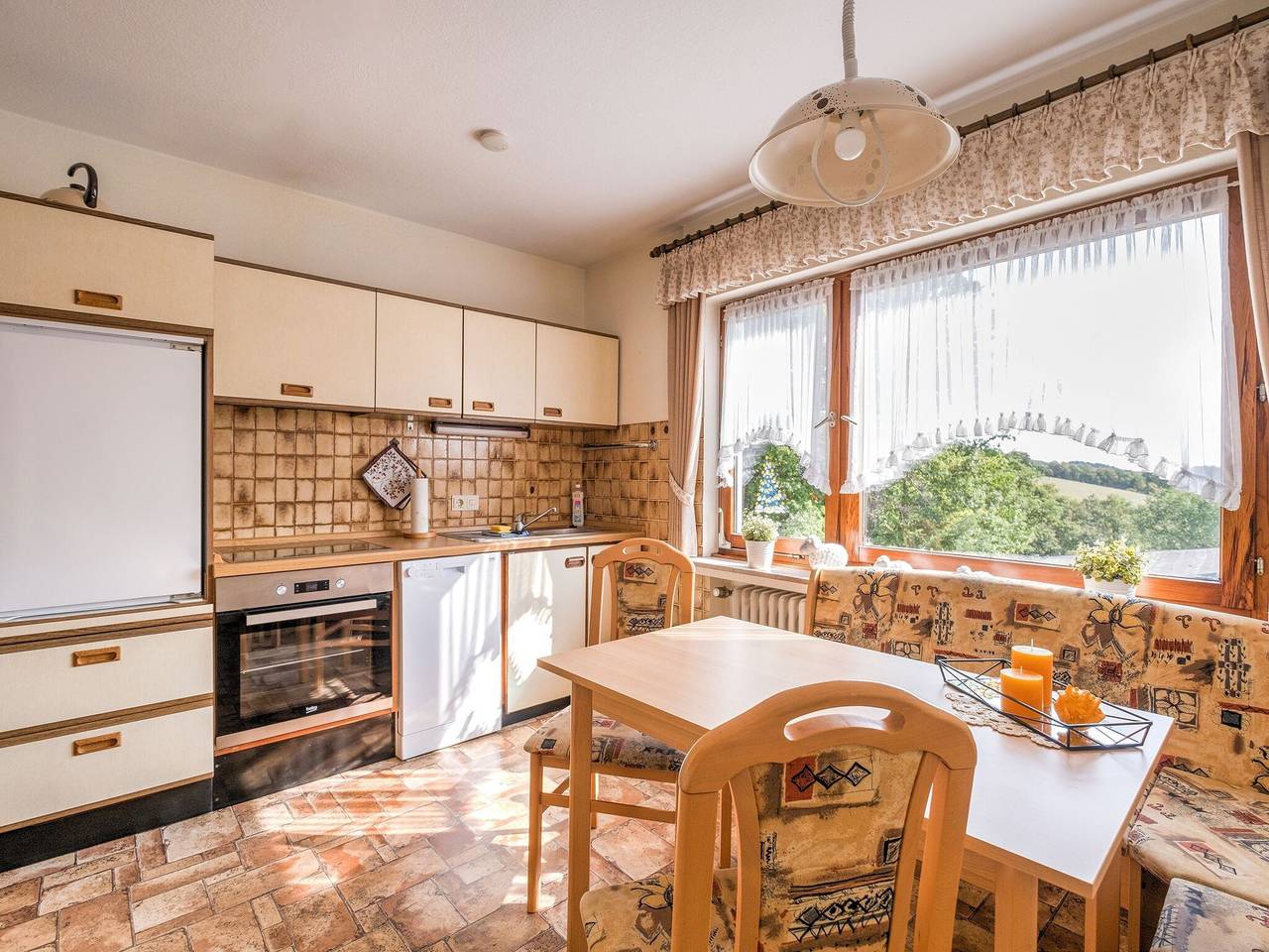 Apartamento inteiro, Ferienwohnung mit Terrasse im Sauerland in Medebach, Upland