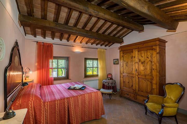 Splendida villa indipendente con WIFI, piscina privata, A/C, vasca idromassaggio, TV, balcone in Montaione, Firenze province