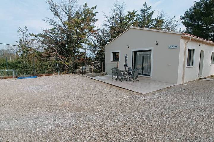 Location de vacances pour 6 personnes, avec jardin et terrasse à Meynes