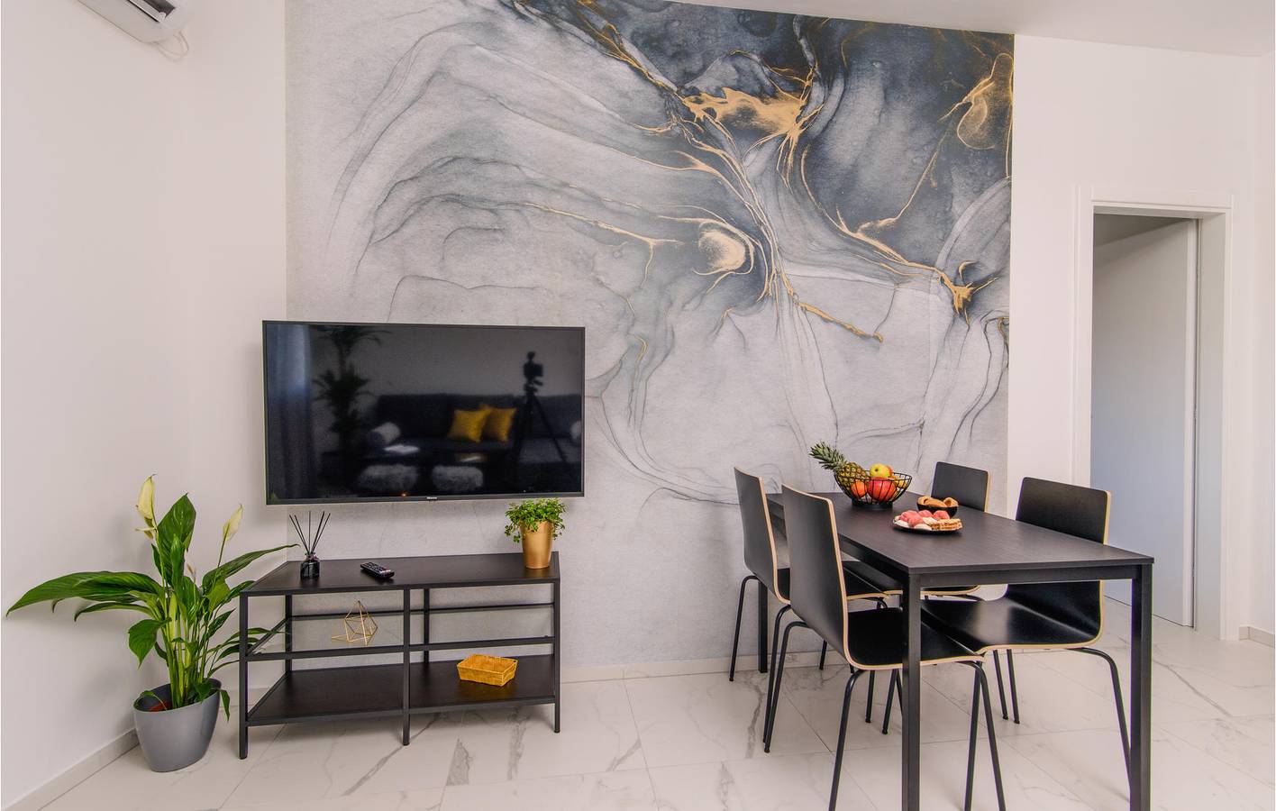 Ganze Ferienwohnung, Ferienwohnung für 6 Personen mit Terrasse in Kastel Gomilica, Kaštela