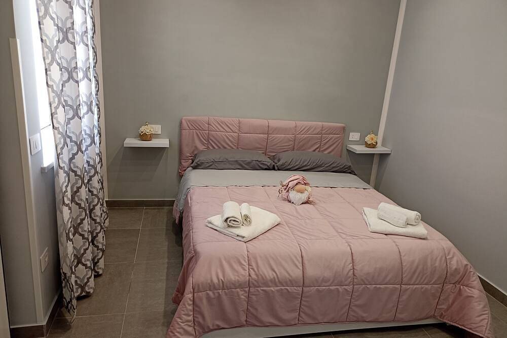 Fiesta house offers cozy rooms in Capaccio Paestum (Sa) hillside in Capaccio, Cilento