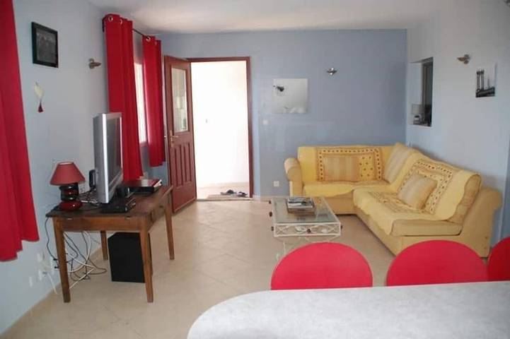 Unabhängige Wohnung im Haus mit Pool in Callas, Draguignan Region