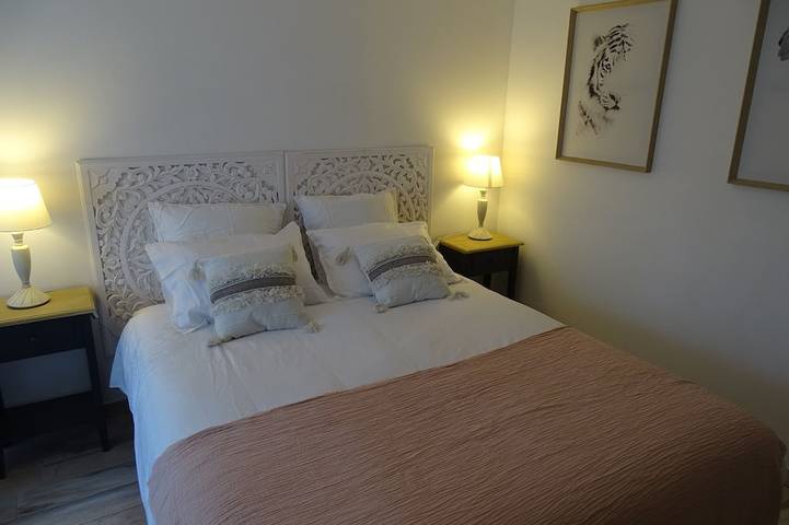 Location de vacances pour 2 personnes, avec jardin ainsi que terrasse et jacuzzi à Le Bar-sur-Loup - 2