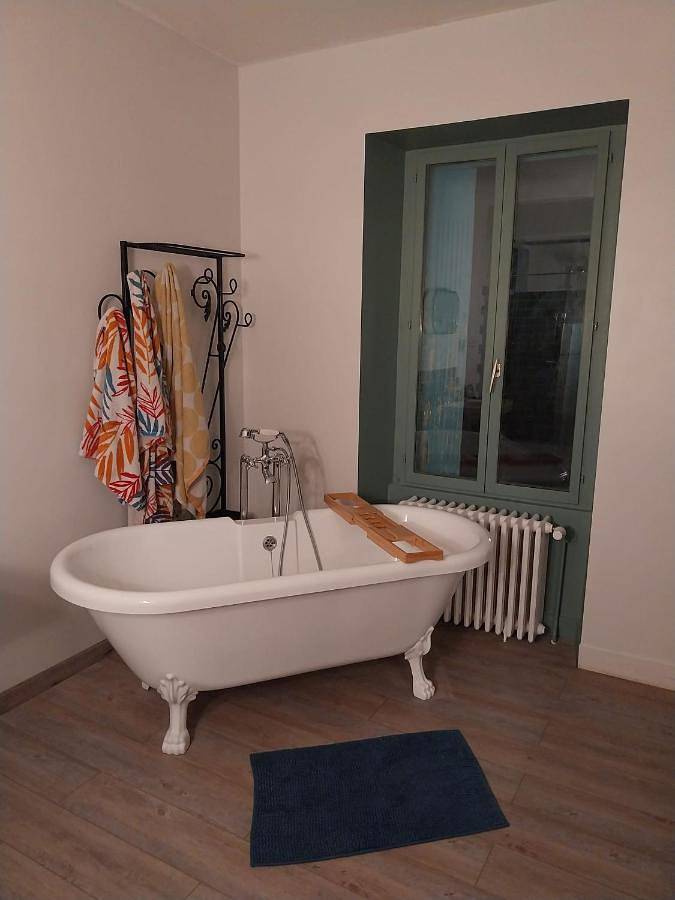 Gîte pour 2 personnes, avec vue et balcon à Coulaures - 2