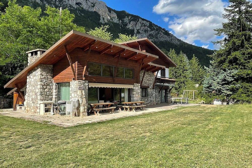 Mountain chalet in the heart of Mercantour at the foot of La Colmiane station in Valdeblore, Nice region