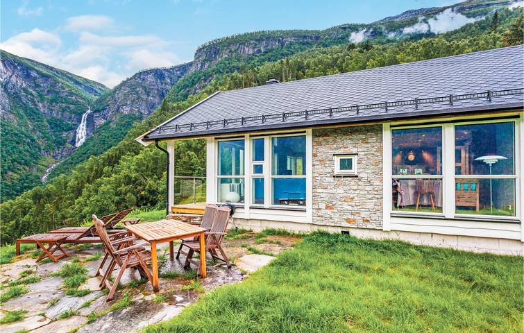 Ferienhaus für 9 Personen, mit Terrasse - 1