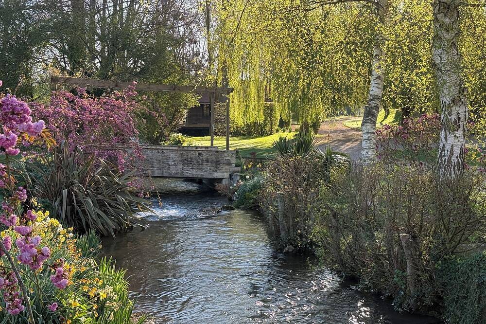 Laizon chalet for 7 persons with jacuzzi and seasonal pool in Ernes, Région de Caen