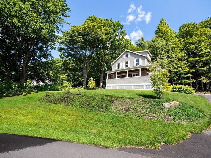 Vacation rental for 4 people, with balcony and yard in Lee