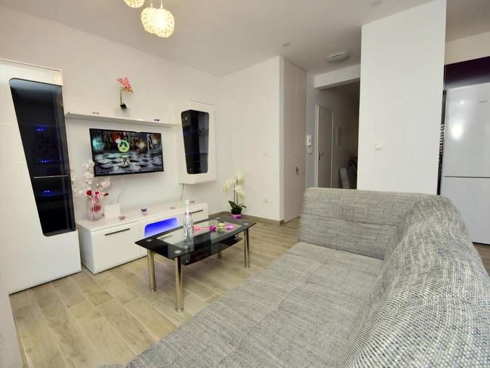 Ferienwohnung für 4 Personen, mit Terrasse und Pool in Trogir - 3