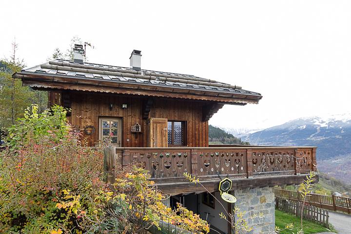 Gîte pour 4 personnes, avec Terrasse et Piscine dans Montgirod