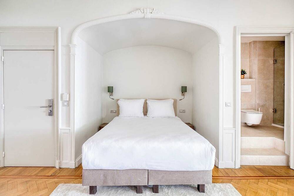 Entire apartment, Deluxe Studio with Garden View Mas in Brussels, Brussels region