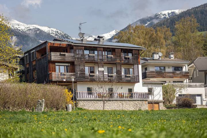 Hel studio-lejlighed, Studio Apartment 'Silbernagl - Studio with View' with Lake View and Shared Terrace in Issing, Pfalzen