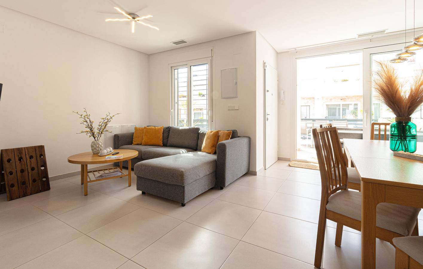 Poolside Apartment with Parking, Terrace & Beach (2km) in Las Calas, Torrevieja