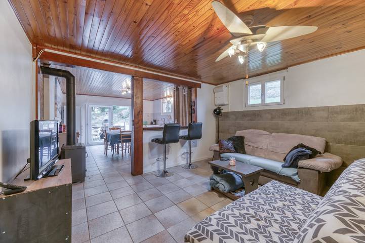 Apartamento entero, Apartamento 'en Chalet' con vistas a la montaña, terraza privada y Wi-Fi in Murianette, Isère