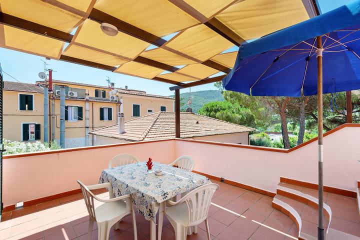 Appartamento per 4 persone, con Balcone a Procchio