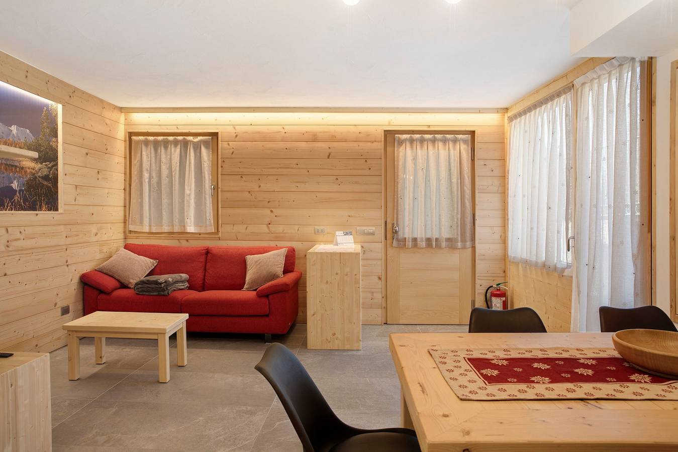 Ganze Wohnung, Ferienwohnung 'Appartamento Stella Alpina' mit Balkon und Wi-Fi in Chiesa in Valmalenco (Stadt), Chiesa in Valmalenco