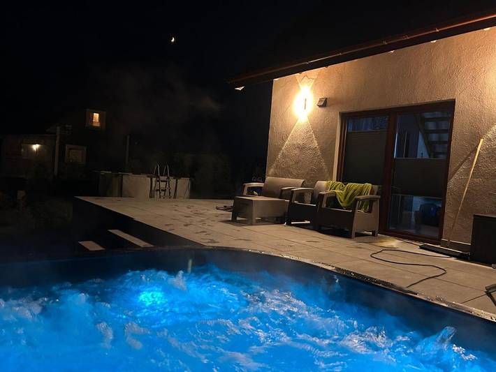 Dom dla 6 osób, z Taras i Jacuzzi oraz Ogród i Basen w Chmielno