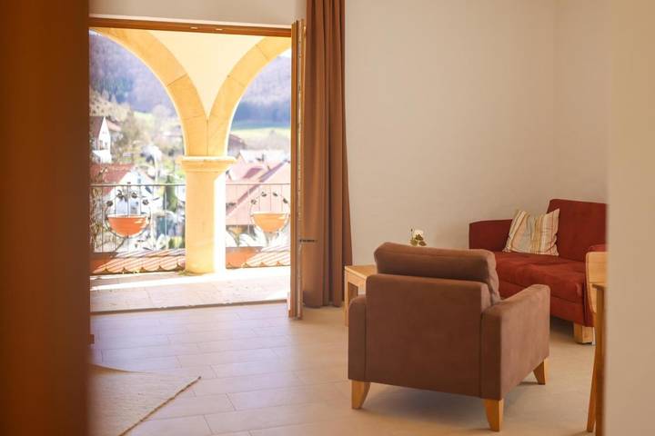 Ferienwohnung für 4 Personen, mit Garten und Ausblick sowie Seeblick, mit Haustier in Schwäbisch Gmünd - 2