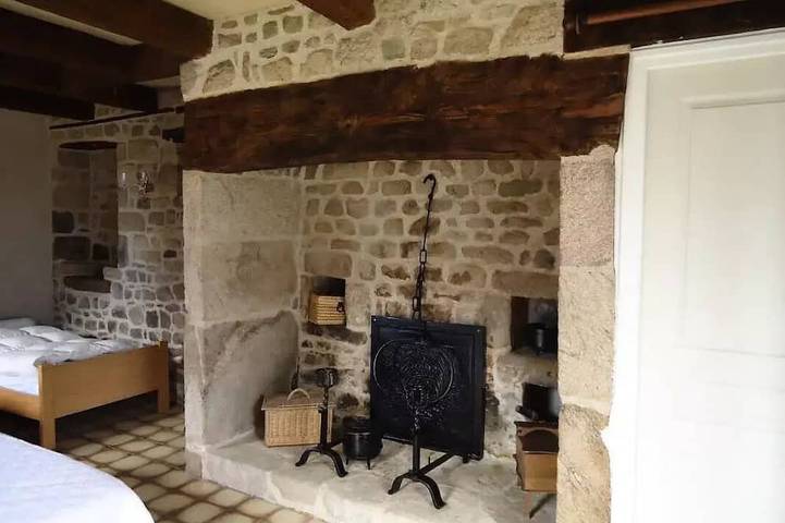 Location de vacances pour 5 personnes, avec terrasse à Saint-Martial-de-Gimel - 3