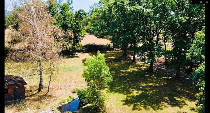 Location de vacances pour 2 personnes, avec piscine et jardin à Montrond-les-Bains - 3